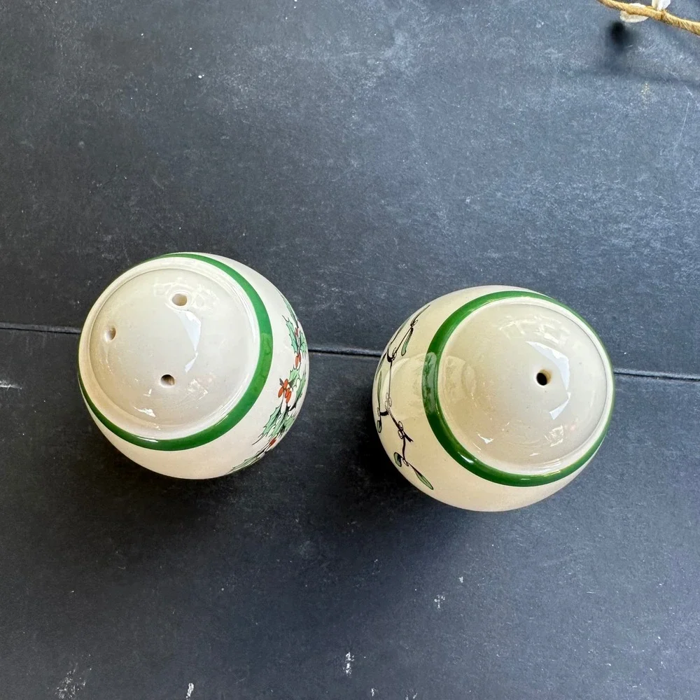 Spode Christmas Tree Holly Berry Salt & Pepper Shakers Set England Vintage